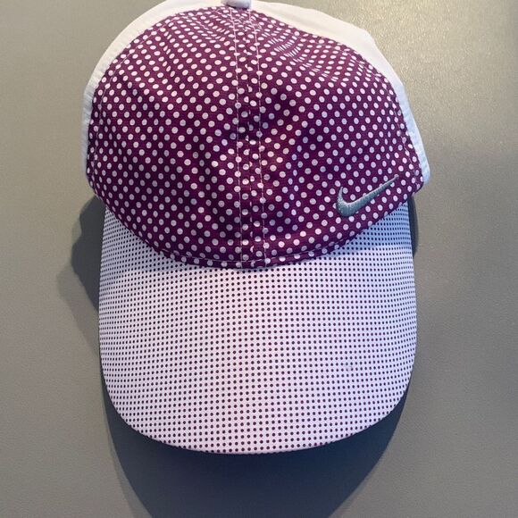 Nike Purple Ladies Hat - Picture 1 of 4